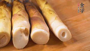 春筍剝?nèi)ネ鈿ぃ谐蓾L刀塊。