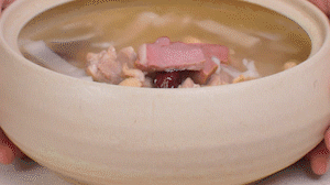 出鍋前5分鐘加鹽調(diào)味。