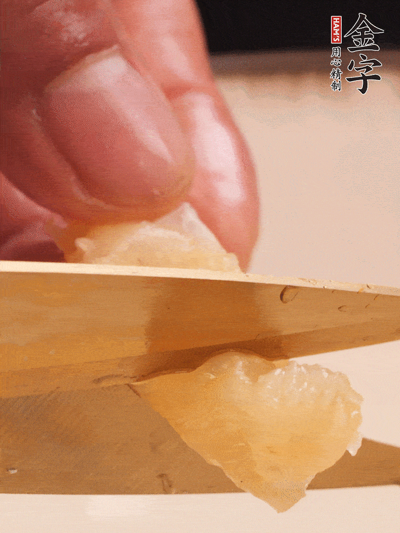 取出放入清水中，清洗表面，再剪成小段