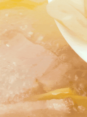 金字咸肉、火腿、春筍 通通放入鍋中小煮30分鐘